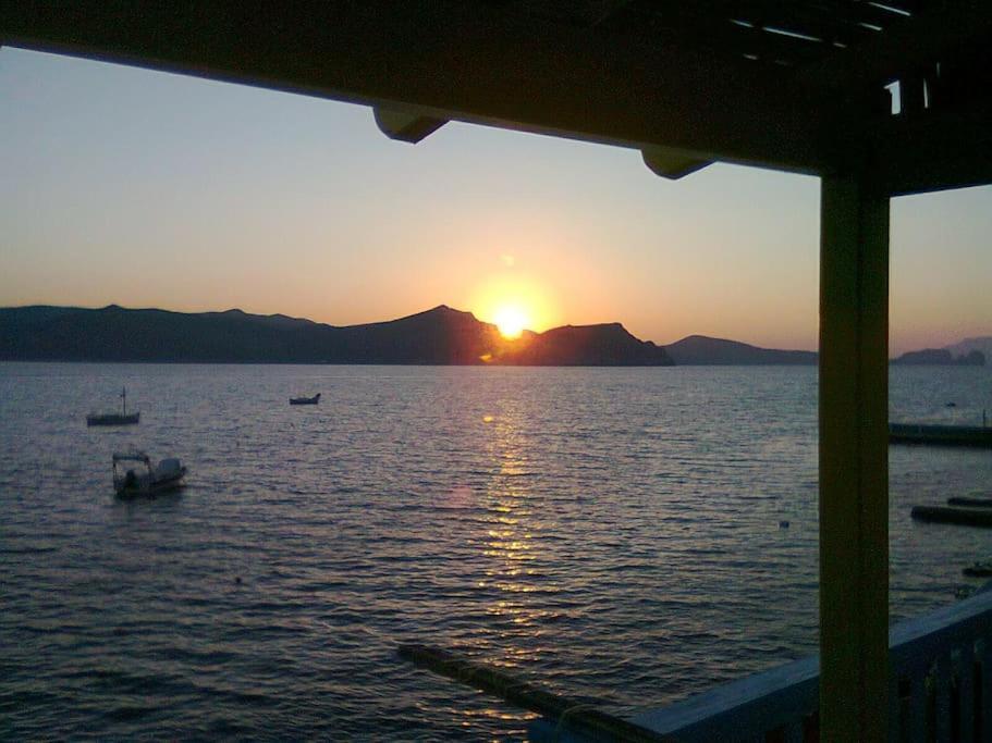 The Yellow Boat House Klima  外观 照片