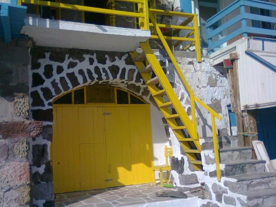 The Yellow Boat House Klima  外观 照片